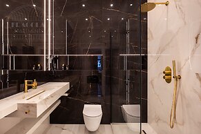 Canvas House by Fragola Collection