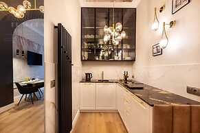 Canvas House by Fragola Collection