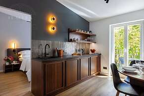 Canvas House by Fragola Collection