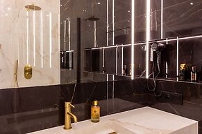 Canvas House by Fragola Collection