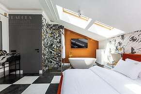Canvas House by Fragola Collection