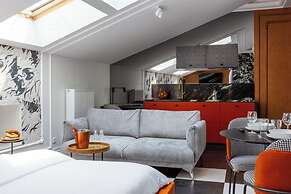 Canvas House by Fragola Collection