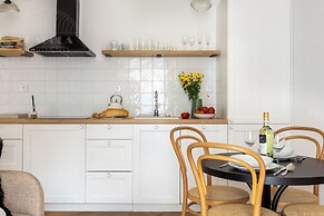 Canvas House by Fragola Collection