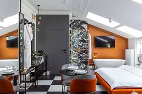 Canvas House by Fragola Collection