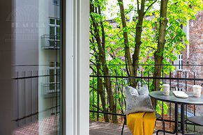 Canvas House by Fragola Collection