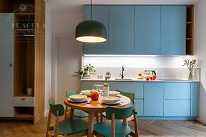 Canvas House by Fragola Collection