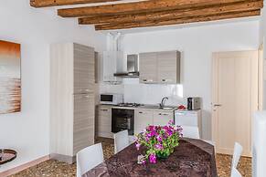 Accademia Charm 4 by Wonderful Italy