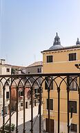 Accademia Charm 4 by Wonderful Italy