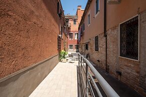 Herion Palace Apt 2 by Wonderful Italy