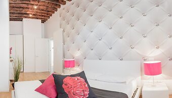 Rialto Project Apartment 3 by Wonderful Italy