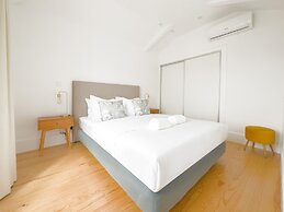 Vibrant Host - Bonfim