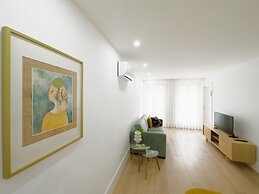 Vibrant Host - Bonfim