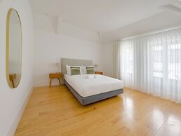 Vibrant Host - Bonfim
