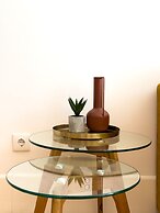 Vibrant Host - Bonfim