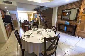 Los Altos Apartments & Studios
