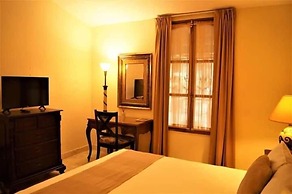 Los Altos Apartments & Studios