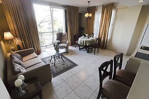 Los Altos Apartments & Studios