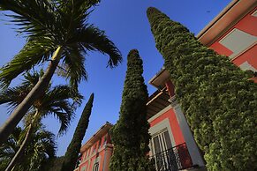 Los Altos Apartments & Studios