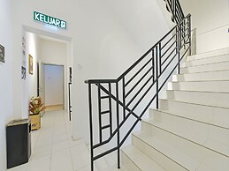 Capital O 90882 Padi Hotel