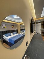 Peaky Hotel