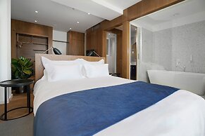 Dominic Smart & Luxury Suites - Edition