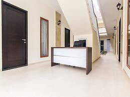 OYO Life 2735 Graha Nirwana