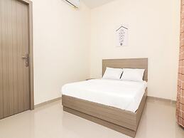 OYO Life 2735 Graha Nirwana