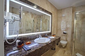 Lebada Luxury Resort & Spa