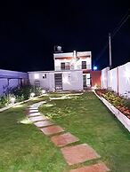 Roomshala 135 Paradise Villa Banglore