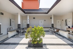OYO Living 1877 Side Corner