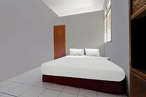 OYO Life 92694 Kost Nino