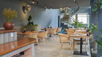 Ayom Suite