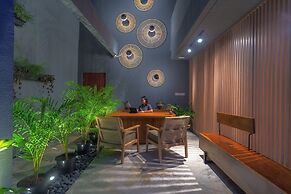 Ayom Suite