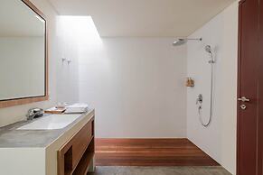 Ayom Suite