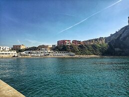 Naro Suites and Rooms