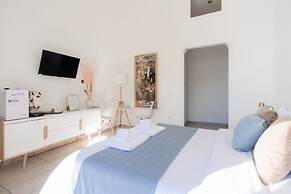 Naro Suites and Rooms