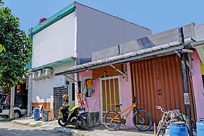 OYO Life 92684 Kost Mutiara Nirwana