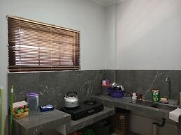 Super OYO 93085 Homy Stay Syariah