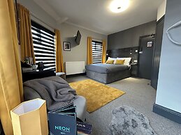 Hotel Neon
