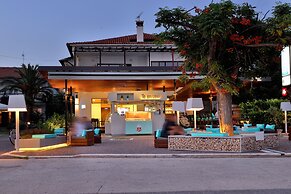 Studio Nikiti Beach