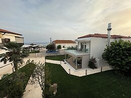 Studio Nikiti Beach