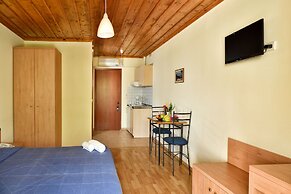 Studio Nikiti Beach