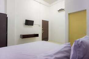 OYO Life 2366 Gatsu Kost