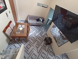 COLONIAL SUITE