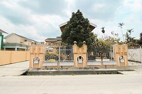 OYO Life 2553 Kost Daya