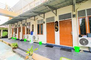 OYO Life 2553 Kost Daya