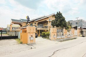 OYO Life 2553 Kost Daya