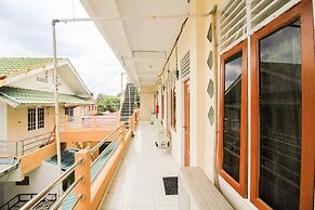 OYO Life 2553 Kost Daya