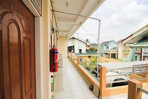 OYO Life 2553 Kost Daya