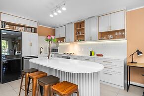 Mayfair Luxury 212
